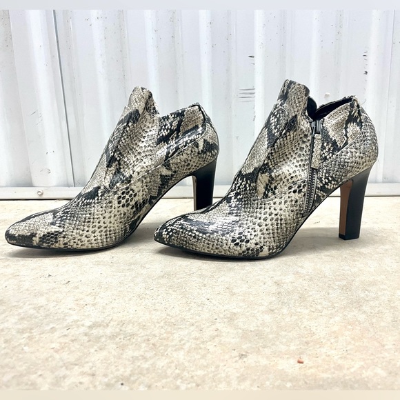 Snake skin booties with Side zip - Picture 2 of 6